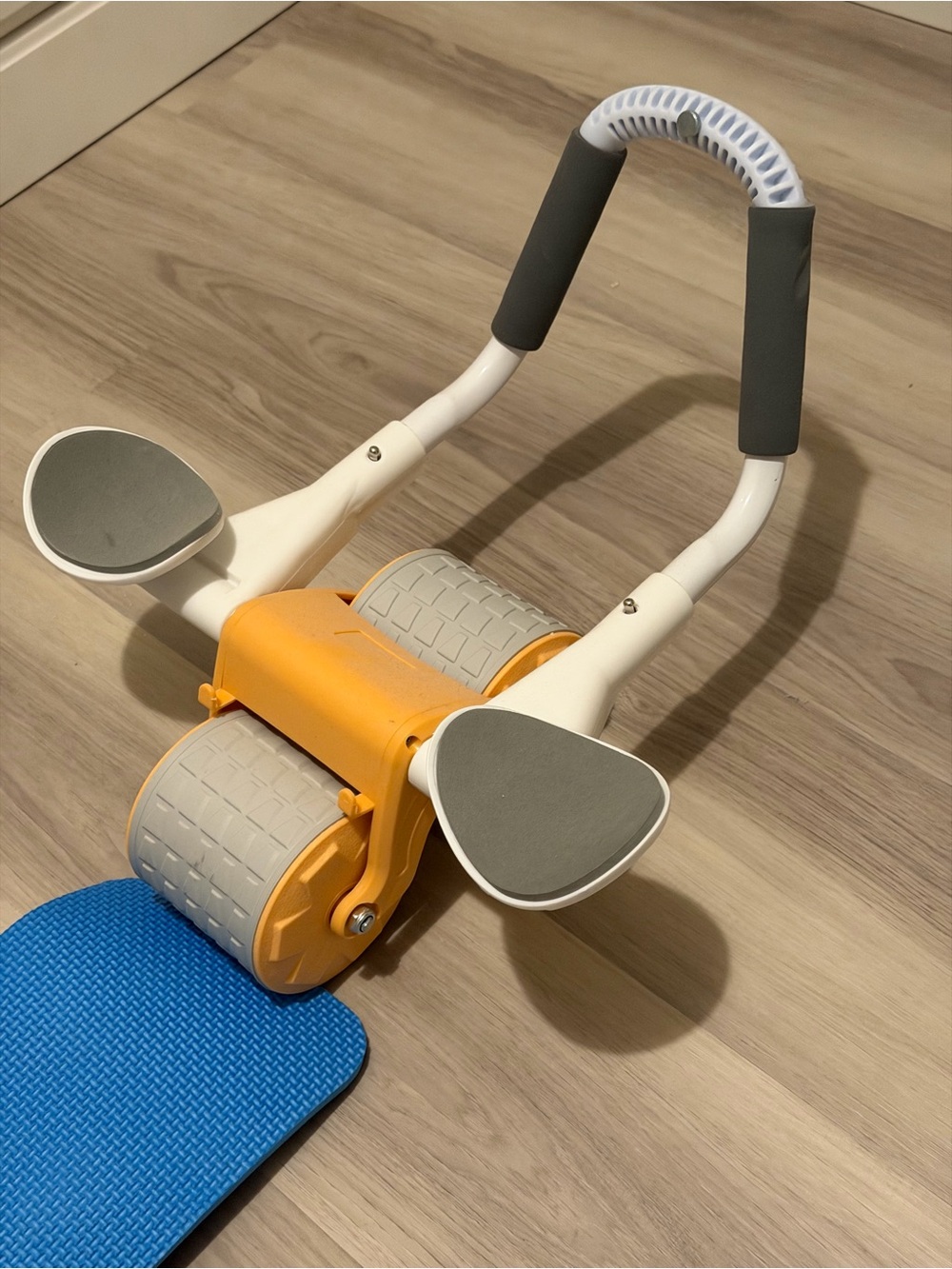 Automatic Rebound Ab Roller Wheel with Elbow Support and Knee Pad
